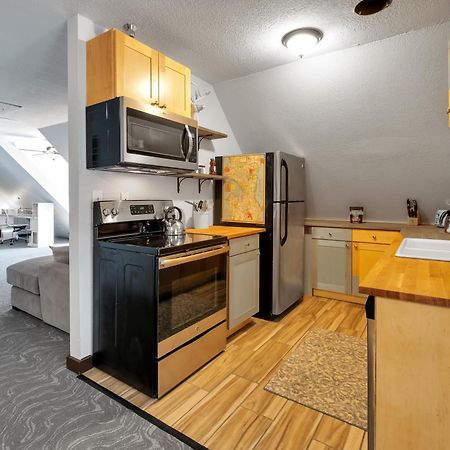 College Inn Hotel Сиатъл Екстериор снимка