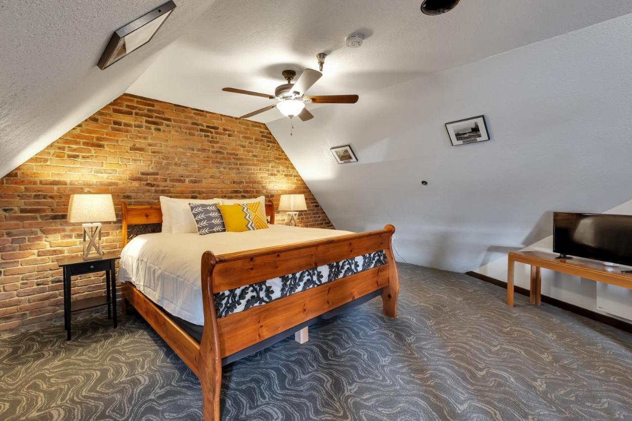 College Inn Hotel Сиатъл Екстериор снимка