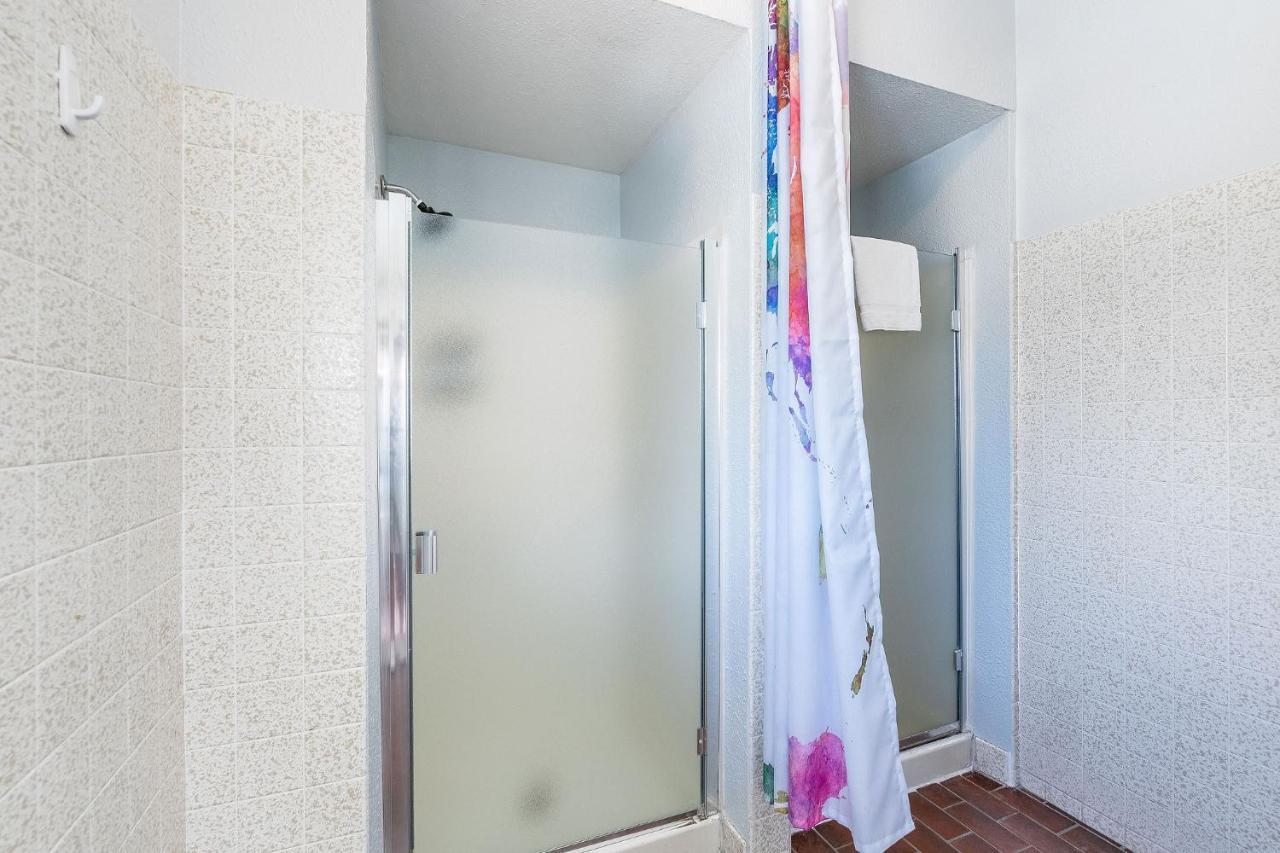 College Inn Hotel Сиатъл Екстериор снимка