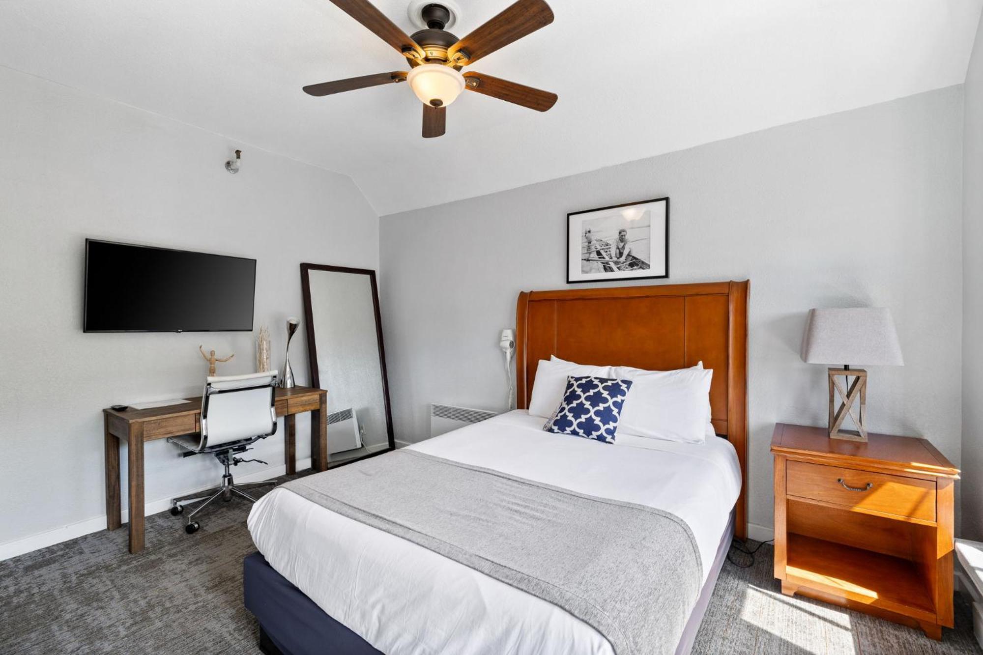 College Inn Hotel Сиатъл Екстериор снимка