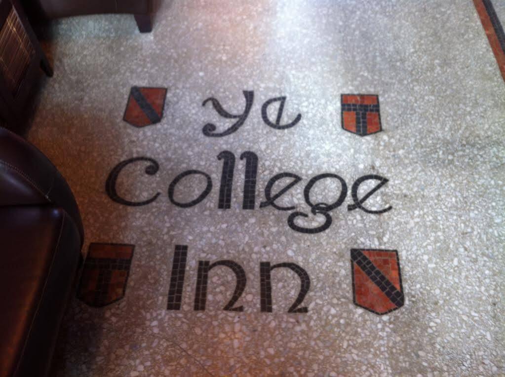 College Inn Hotel Сиатъл Екстериор снимка